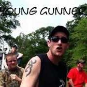 El texto musical I KEEP IT KUNTRY de YOUNG GUNNER también está presente en el álbum Mudgrips and moonshine (2012)