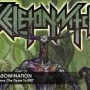 El texto musical SINK BENEATH INSANITY de SKELETONWITCH también está presente en el álbum Forever abomination (2011)