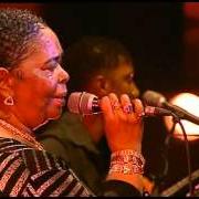 El texto musical CIZE de CESARIA EVORA también está presente en el álbum Césaria evora: best of (1998)