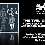 El texto musical NOBODY WANTS TO BE HERE & NOBODY WANTS TO LEAVE de THE TWILIGHT SAD también está presente en el álbum Nobody wants to be here & nobody wants to leave (2014)