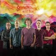 El texto musical CARRY ME AWAY de THE INFAMOUS STRINGDUSTERS también está presente en el álbum Rise sun (2019)