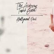 El texto musical THE PLACE WE MEET A THOUSAND FEET BENEATH THE RACETRACK de THE AIRBORNE TOXIC EVENT también está presente en el álbum Hollywood park (2020)
