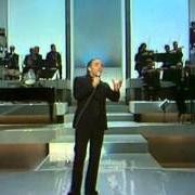 El texto musical ILS SONT TOMBÉS de CHARLES AZNAVOUR también está presente en el álbum Voilà que tu reviens (1976)