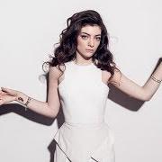 El texto musical GLORY AND GORE de LORDE también está presente en el álbum Pure heroine (2013)