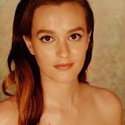 El texto musical RUN AWAY de LEIGHTON MEESTER también está presente en el álbum Heartstrings (2014)