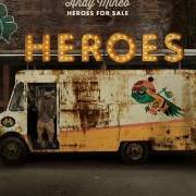 El texto musical CURIOUS de ANDY MINEO también está presente en el álbum Heroes for sale (2013)