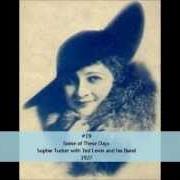 El texto musical TUCK ME TO SLEEP IN MY OLD 'TUCKY HOME de VERNON DALHART también está presente en el álbum 25 top songs of 1921