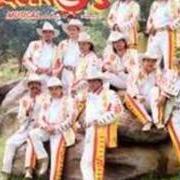 El texto musical EL TONTO de BANDA PEQUEÑOS MUSICAL también está presente en el álbum Con paso sensual (1999)