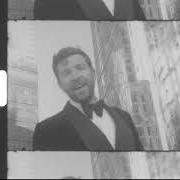 El texto musical JINGLE BELLS de BRETT ELDREDGE también está presente en el álbum Mr. christmas (2021)