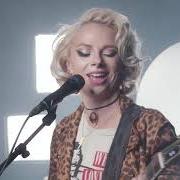 El texto musical ALL ICE NO WHISKEY de SAMANTHA FISH también está presente en el álbum Faster (2021)