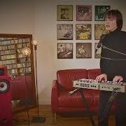 El texto musical LE PARAPLUIE de MAUD LUBECK también está presente en el álbum La fabrique (2012)