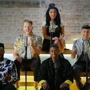 El texto musical ISSUES de PENTATONIX también está presente en el álbum Ptx presents: top pop, vol. i (2018)