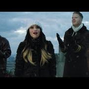 El texto musical JINGLE BELLS de PENTATONIX también está presente en el álbum Christmas is here (2018)