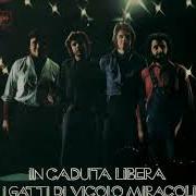 El texto musical QUANTO VALE UN UOMO de I GATTI DI VICOLO MIRACOLI también está presente en el álbum In caduta libera (1975)