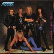 El texto musical HELLHAMMER de ACCEPT también está presente en el álbum Eat the heat (1989)