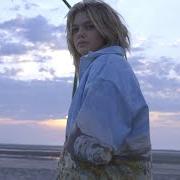 El texto musical POÉSIE INDÉCISE de LOUANE también está presente en el álbum Joie de vivre (2020)