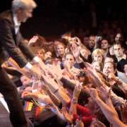El texto musical INTRO de CLAUDIO BAGLIONI también está presente en el álbum Per il mondo (2010)