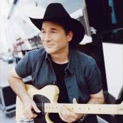 El texto musical WHAT I FEEL INSIDE de CLINT BLACK también está presente en el álbum Nothin' but the taillights (1997)