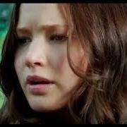 El texto musical THE HANGING TREE de THE HUNGER GAMES también está presente en el álbum The hunger games: mockingjay, pt. 1 (2014)