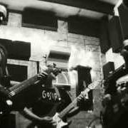 El texto musical OLD SKIN de ACID BATH también está presente en el álbum Paegan terrorism tactics (1996)