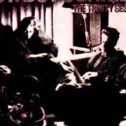 El texto musical TO LOVE IS TO BURY de COWBOY JUNKIES también está presente en el álbum In the time before llamas (2003)