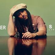 El texto musical HOLY WATER de JP COOPER también está presente en el álbum She (2022)