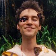 El texto musical NORWEGIAN WOOD de JACOB COLLIER también está presente en el álbum The light for days (2025)