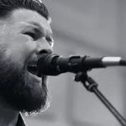 El texto musical OLD CHURCH CHOIR de ZACH WILLIAMS también está presente en el álbum Chain breaker (2016)