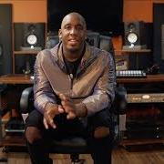 El texto musical LAUNCH PAD de DEREK MINOR también está presente en el álbum Your soul must fly (2017)