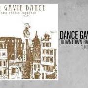 El texto musical THE BACKWARDS PUMPKIN SONG de DANCE GAVIN DANCE también está presente en el álbum Downtown battle mountain (2007)