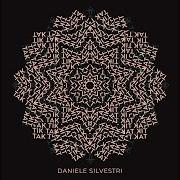 El texto musical TUTTA de DANIELE SILVESTRI también está presente en el álbum Tik tak (2023)