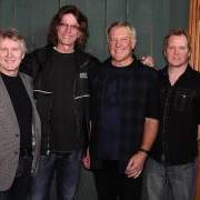 El texto musical STAND STILL de RIK EMMETT también está presente en el álbum Res9 (2016)