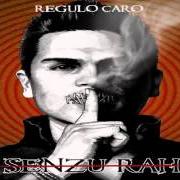 El texto musical SOLTERO DISPONIBLE de REGULO CARO también está presente en el álbum Senzu-rah (2014)