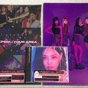 El texto musical STAY - JP VER. de BLACKPINK también está presente en el álbum Blackpink in your area (2018)