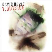 El texto musical LEON TAKES US OUTSIDE de DAVID BOWIE también está presente en el álbum Outside (1995)