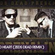 El texto musical HIT ME de ZEDS DEAD también está presente en el álbum Adrenaline (2012)