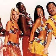 El texto musical RALANDO O TCHAN (DANÇA DO VENTRE) de É O TCHAN! también está presente en el álbum 10 anos de é o tchan (2004)
