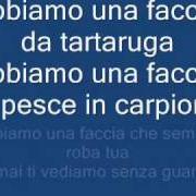 El texto musical IL PRIGIONIERO E LA TRAMONTANA de DAVIDE VAN DE SFROOS también está presente en el álbum Akuaduulza (2005)