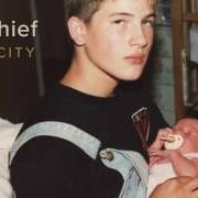 El texto musical OBJECTS de BIG THIEF también está presente en el álbum Capacity (2017)