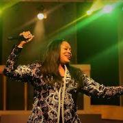 El texto musical SEE WHAT de SINACH también está presente en el álbum There's an overflow (the album) (2019)