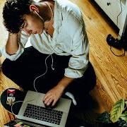 El texto musical PEACE IN SILENCE de BUNT. también está presente en el álbum Levi don't do it (2024)