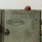 El texto musical WHEN LOVE & HATE COLLIDE de DEF LEPPARD también está presente en el álbum Vault (1995)