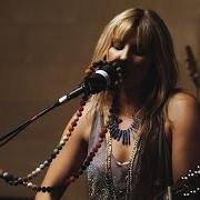 El texto musical ALIVE TONIGHT de GRACE POTTER también está presente en el álbum Midnight (2015)