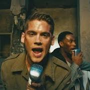 El texto musical AFRAID OF THE DARK de MKTO también está presente en el álbum Bad girls (2015)