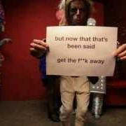 El texto musical HIGH HEELS TO HELL de BONAPARTE también está presente en el álbum Sorry we're open (2012)