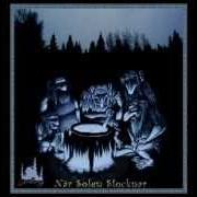 El texto musical SORGBETYNGDA STÄMMOR de NATTSMYG también está presente en el álbum När solen slocknar (2007)