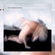 El texto musical INTRO BABEL de EL COLUMPIO ASESINO también está presente en el álbum Ballenas muertas en san sebastián (2014)