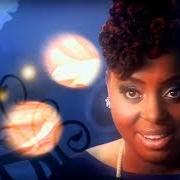 El texto musical SHUT UP de LEDISI también está presente en el álbum Pieces of me (2011)