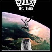 El texto musical GOOD GRACIOUS ABBEY de THE MADDEN BROTHERS también está presente en el álbum Greetings from california (2014)