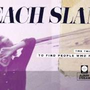 El texto musical I BREAK GUITARS de BEACH SLANG también está presente en el álbum The things we do to find people who feel like us (2015)